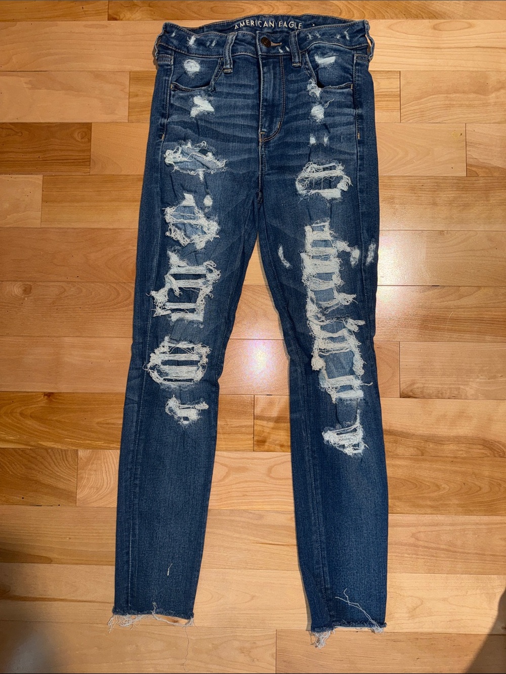 American Eagle Outfitters Med Blue Distressed Skinny Jeans raw hem 4 EUC